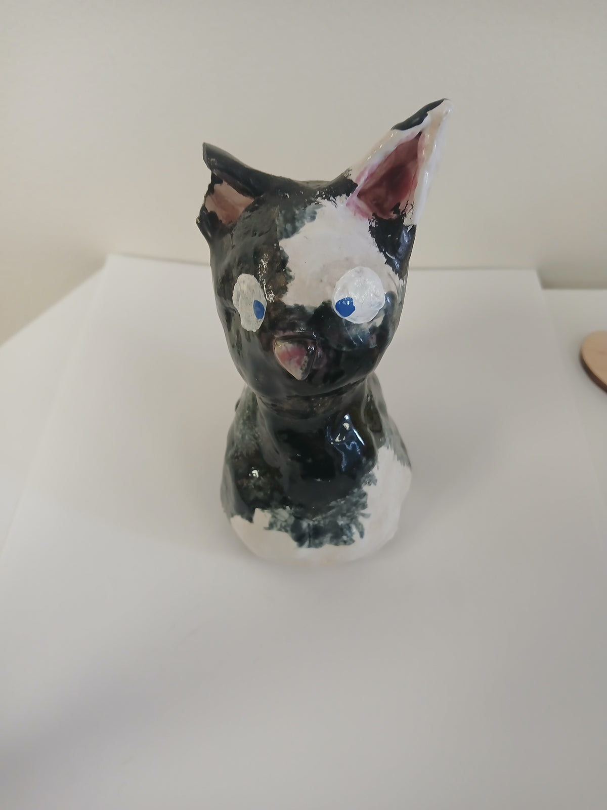 Cat Sculpture: Black and white