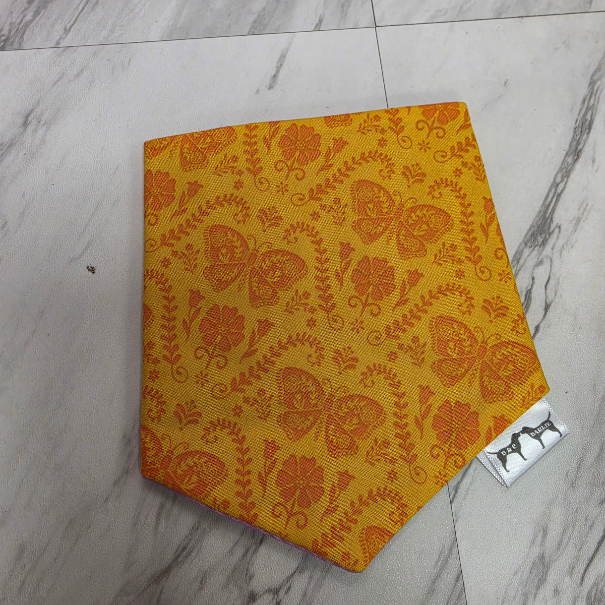 Tie On Mariposa M